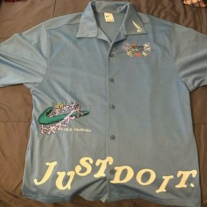 Nike Button Down Beach Hawaiian Embroidered Blue Shirt